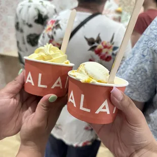 Saffron soft serve and 1 scoop of mangoes and cream