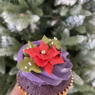 @simba_and_nala_808  Ube cupcake from pua cake