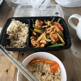 Pad Himmgpan Chicken Lunch
