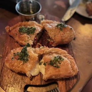 Empanada Carne / Beef Empanadas Jason y Queso