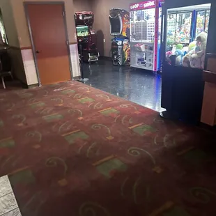 Lobby arcade