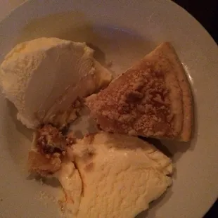 Apple Pie w/ Vanilla Ice Cream