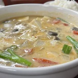 Tom Kha