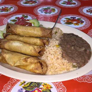 Flaunta plate - $7.99