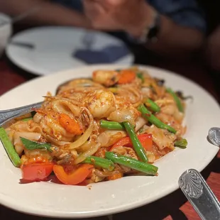 Pad kee mao