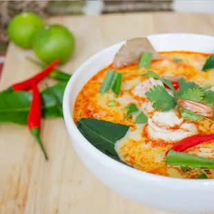 Spicy tom yum soup
