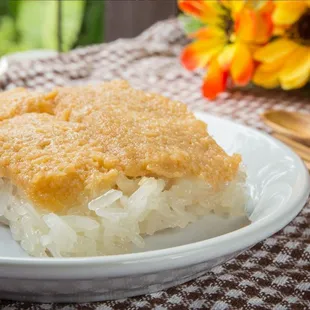 Thai egg custard with sweet sticky rice