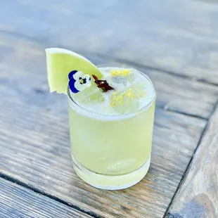 honeydrew cocktail w/ gin