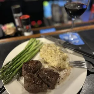 Pan Seared Filet Medallions with mashed potatoes and asparagus!