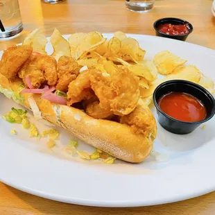Shrimp po&apos; boy