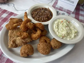 Mona’s Red Barn Cafe