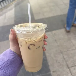 Iced vanilla latte