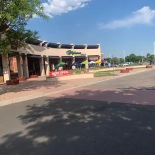 the outside of the restaurant