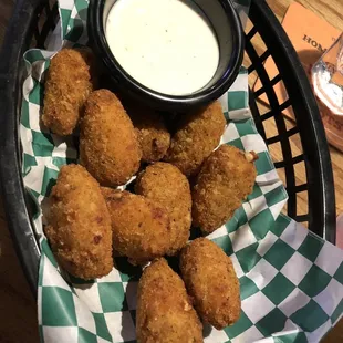Gouda mac and cheese bites
