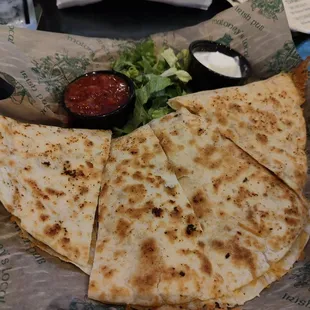 Quesadilla added chicken (extremely good)