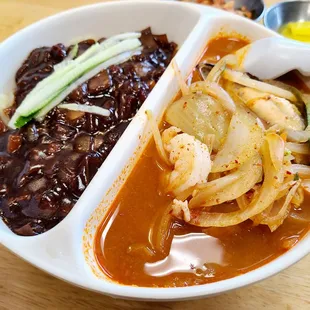 JaJangMyeon (left) Jjamppong (right)