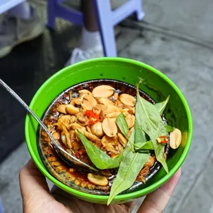 Trứng cút lộn xào me (@joeynht)