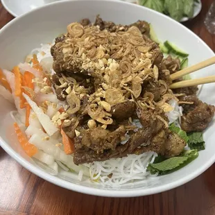 Vermicelli noodles with pork