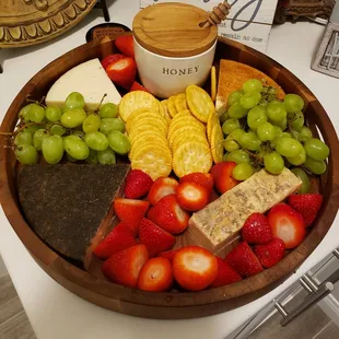 Round Medium Cheeseboard