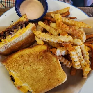 Kids Grilled Cheese & Fries*