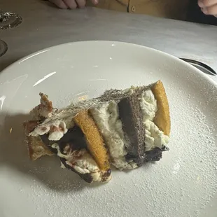 Cannoli cake
