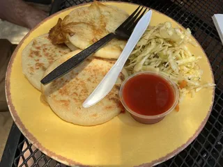 Elizabeth Pupusería & Deli