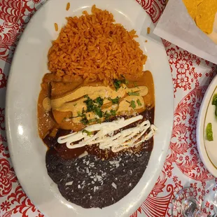 Half chipotle half mole enchilada