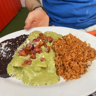 Suizas de Mariscos Plate Lunch