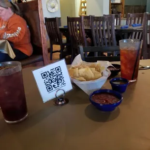 Chipp and salsa