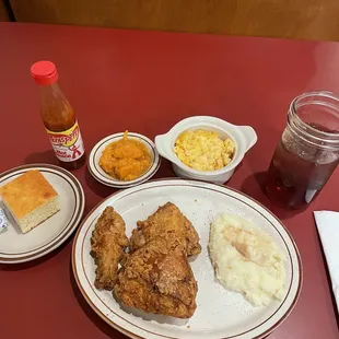 3 Pcs. Fried Chicken (w/ Mac n cheese + yams) + Macaroni &amp; Cheese - Regular + cornbread + sweet tea