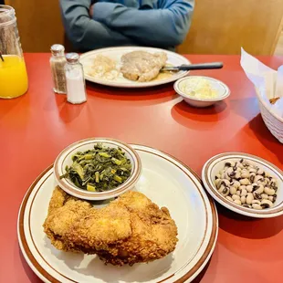 1/4 Fried Chicken, Greens - Side, Black-Eyed Peas - Side