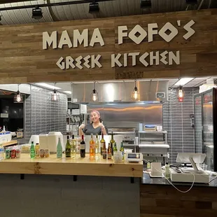 Nice people and I really enjoyed the Chicken gyro sandwich - the fries were crisp &amp; the pita was fresh &amp; soft!