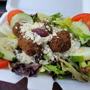 Mama Fofo Salad w/side Falafel