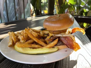 Grind Gastropub & Kona Tiki Bar