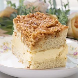 Bee Sting (vanilla custard, sweet yeast dough, topped with honey and almonds)