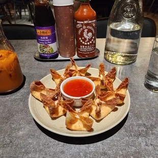 Cream cheese wontons