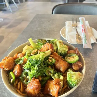 Spicy Garlic Chicken Noodles.