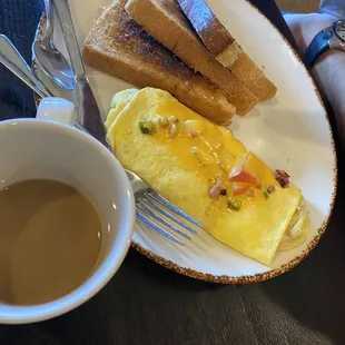 Omelette with toast