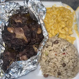 Oxtail, Mac &amp; cheese and Gungo peas and rice