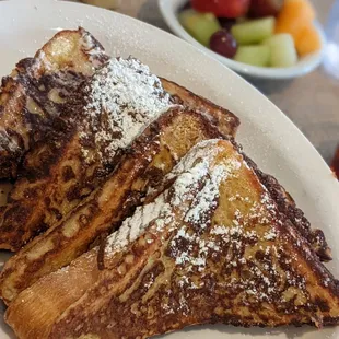 French toast with fruit