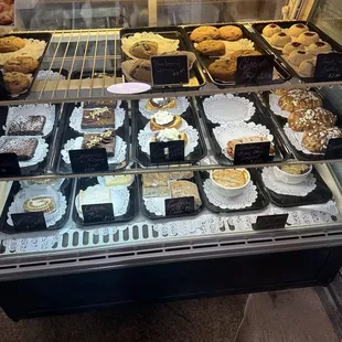 HOMEMADE DESSERTS WE HAD 2 cinnamon roll and brownie to die for
