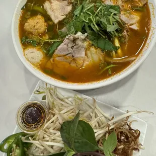 Crab and tomatoe noodle soup