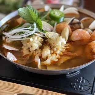 Mama Le Spicy Seafood Hot Pot