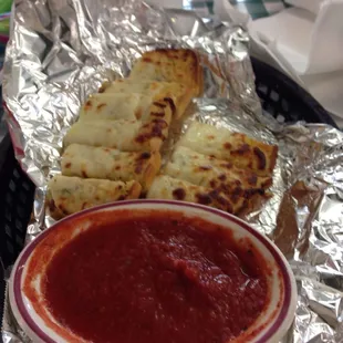Cheesy garlic bread was solid!