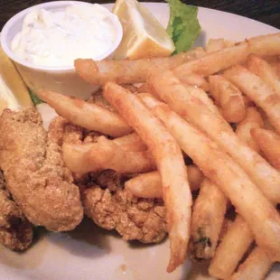 Kid's catfish plate, tiny pieces, stringy meat, thumbs down