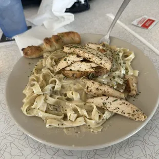 Fettuccine Chicken Alfredo pasta
