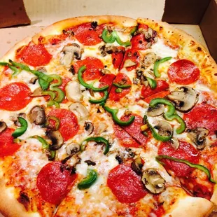 3 topping pizza- had coupon, so good!