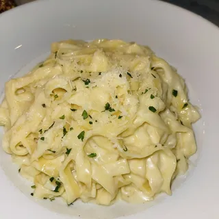 Fettuccine Alfredo Dinner