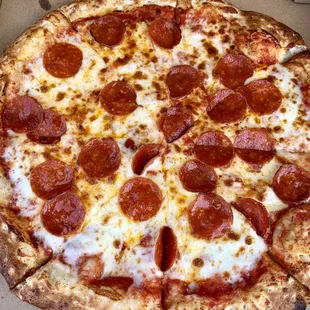 Large Pepperoni Pizza
