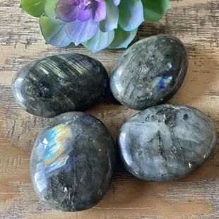 Labradorite High Flash Palm Stones